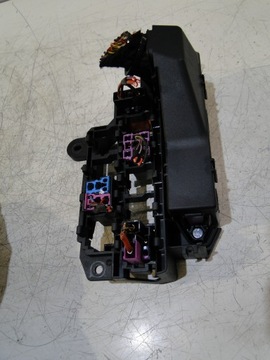 AUDI A2 1.4B 16V БЛОК ПРЕДОХРАНИТЕЛЕЙ РЕЛЕ 8Z1937503