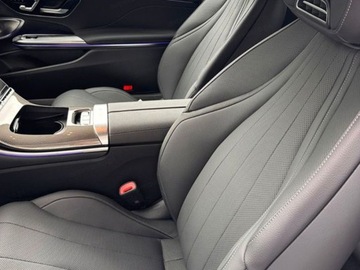 Mercedes CLE Coupe 2.0 300 258KM 2025 MERCEDES-BENZ CLE 300 4-Matic AMG Line 2.0 (258KM) 2025, zdjęcie 4