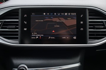 Peugeot 308 II Hatchback Facelifting 1.2 PureTech 110KM 2019 Peugeot 308 1.2 PureTech, Salon Polska, zdjęcie 16