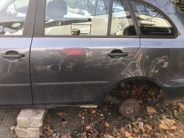 DVEŘE LEVÉ PŘEDNÍ I ZADNÍ SKODA FABIA 2 KOMBI 9153
