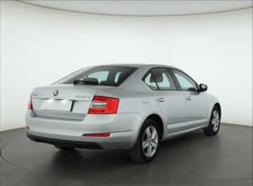 Skoda Octavia III Liftback 1.6 TDI CR DPF 105KM 2014 Skoda Octavia 1.6 TDI, Salon Polska, Serwis ASO, zdjęcie 4