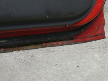 DVEŘE LEVÉ LEVÝ PŘEDNÍ TOYOTA YARIS I
