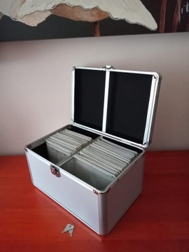 BOX BOX Чемодан на 200 CD, DVD, BD-R, СЕРЕБРЯНЫЙ