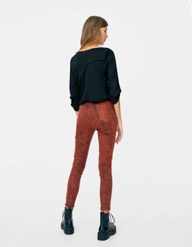 S71291 STRADIVARIUS__DDS SPODNIE JEANS PRINT__S