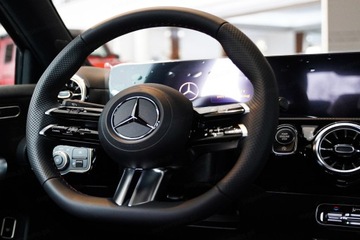 Mercedes Klasa A W177/V177 Sedan Plug-In Facelifting 1.3 250e 218KM 2023 MERCEDES-BENZ A Klasa 250 e AMG Line 1.3 (218KM) 2023, zdjęcie 10