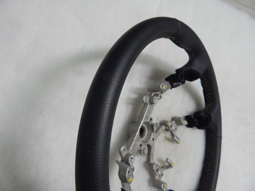 TOYOTA AVENSIS II T25 - VOLANT KŮŽE ORIG. STAV