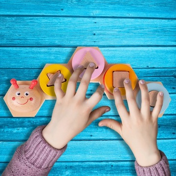 ДЕРЕВЯННЫЕ БЛОКИ, ОБРАЗОВАТЕЛЬНАЯ ЗАГАДКА, СОРТИРУЮЩАЯ ФОРМЫ, СЧАСТЛИВАЯ КАТЕГОРИЯ