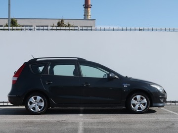 Hyundai i30 I CW Facelifting 1.4 DOHC 109KM 2011 Hyundai i30 1.4 CVVT, Klima, zdjęcie 5