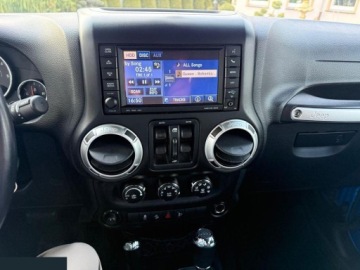 Jeep Wrangler III Unlimited Facelifting 2.8 CRD 200KM 2017 Jeep Wrangler Unlimited 2.8 CRD Automatik Rubicon 200KM 2017r Zamiana!, zdjęcie 25