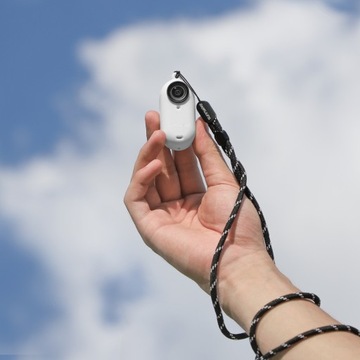 ЗАЩИТНЫЙ СИЛИКОНОВЫЙ ЧЕХОЛ С ВЕРЕВКОЙ ДЛЯ INSTA360 GO3