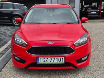 Ford Focus III Kombi Facelifting 1.0 EcoBoost 125KM 2015 Ford Focus Lift Sliczny czerwony 1.0 ST LINE bezwypadkowy zarejestrowany, zdjęcie 1