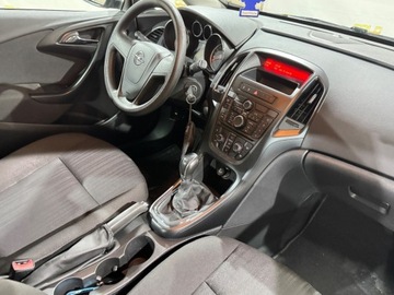 Opel Astra J Hatchback 5d 1.4 Twinport ECOTEC 100KM 2011 Opel Astra 1.4 100KM Klima 1-reka Gotowy do jazdy 1.4 Benzyna 100KM, zdjęcie 11