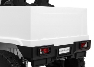 Белый автомобиль Mercedes-Benz Zetros на аккумуляторе