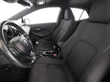 Toyota Corolla XII Hatchback 1.2 Turbo D-4T 116KM 2019 Toyota Corolla Historia serwisowa ASO navi Kamera, zdjęcie 12