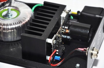 ZASILACZ LINIOWY AUDIO 9V 3000MA 5.5/2.1 MUZGAUDIO