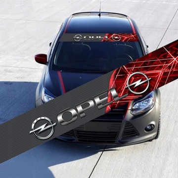 Наклейка с логотипом Opel на лобовом стекле.
