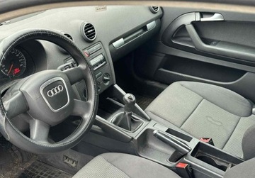 Audi A3 8P Hatchback 3d 1.6 102KM 2006 Audi A3 3-drzwiowe 1.6 benzyna 102 KM 1.6 Benzyna 102KM, zdjęcie 4