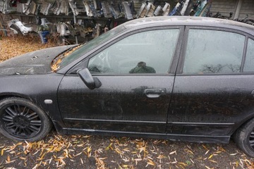 DVEŘE LEVÝ PŘEDNÍ SEDAN MITSUBISHI GALANT VIII 96-04 ČERNÉ
