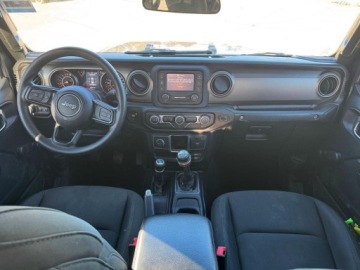 Jeep Gladiator 2021 Jeep Gladiator 2021 JEEP GLADIATOR SPORT 3.6 Benzyna 295KM, zdjęcie 5