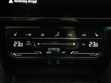 Volkswagen Passat B8 2022 Volkswagen Passat Variant 218kM | DCC | Hak | Alca, zdjęcie 15