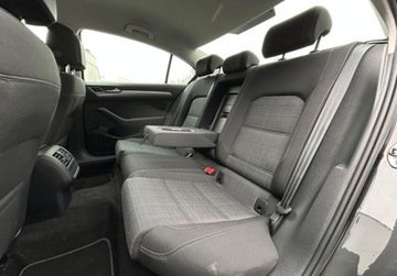 Volkswagen Passat B8 Limousine Facelifting 2.0 TDI SCR 150KM 2021 Volkswagen Passat Top Led, ACC, Digital Cockpit, GPS, Kamera, ergoComfort,, zdjęcie 17