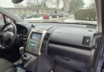 Toyota Corolla Verso E120 1.8 VVT-i 135KM 2004 Toyota Corolla Verso 1.8 benzyna z Wloch Bez rdzy Zadbana 1.8 Benzyna, zdjęcie 9