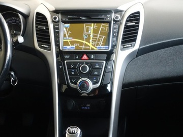 Hyundai i30 II Hatchback 3d Facelifting 1.6 CRDi 110KM 2016 Hyundai i30 1.6 CRDi 110KM/Nawi/Kamera, zdjęcie 19