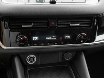 Nissan Qashqai III Crossover 1.3 DIG-T MHEV 158KM 2023 Nissan Qashqai WD8468R#1.3 DIG-T mHEV N-Connecta, zdjęcie 18