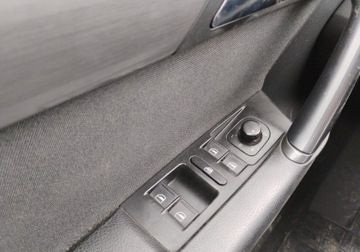 Volkswagen Passat B7 Variant 2.0 TDI CR DPF BlueMotion 140KM 2012 Volkswagen Passat 2012r, 2.0 TDI, Lekko uszkodzony lewy bok, Jezdzi. 2.0, zdjęcie 9