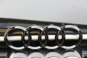 ПРЕМИУМ ЭМБЛЕМА ЗНАК AUDI Логотип спереди Маски A3 A4 A5 A6 273x94 мм