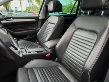 Volkswagen Passat B8 Variant Facelifting 2.0 TDI SCR 150KM 2021 Volkswagen Passat 2.0 TDI EVO Elegance , 150KM,FV-, zdjęcie 9