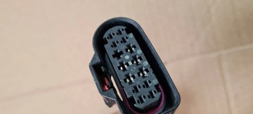 A4 B9 8W ZÁSTRČKA KONEKTOR SVĚTLA FULL LED 8W0973737 A5 Q5 A6 C7