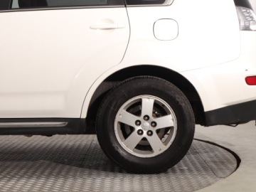 Mitsubishi Outlander II 2.0 MIVEC 147KM 2011 Mitsubishi Outlander 2.0, Salon Polska, zdjęcie 14