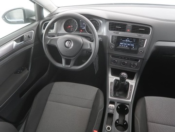 Volkswagen Golf VII Variant 1.2 TSI BlueMotion Technology 110KM 2017 VW Golf 1.2 TSI, Klima, zdjęcie 6