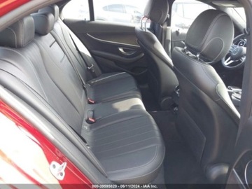 Mercedes Klasa E W213 2019 Mercedes-Benz Klasa E 2019 Mercedes-Benz E-Class E 300 RWD Sedan 2.0 241KM, zdjęcie 8