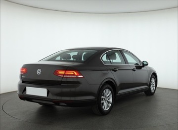 Volkswagen Passat B8 Limousine 1.8 TSI BlueMotion Technology 180KM 2017 VW Passat 1.8 TSI, Salon Polska, Klima, zdjęcie 4