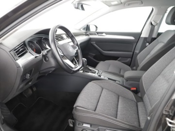 Volkswagen Passat B8 Variant Facelifting 2.0 TDI SCR 150KM 2022 Volkswagen Passat Variant | Kamera Cofania | Tempo, zdjęcie 9