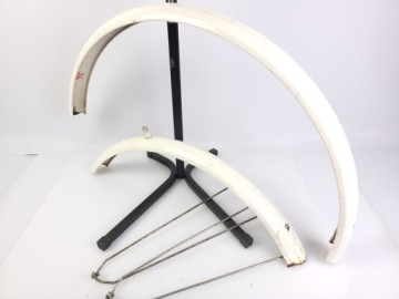 26-дюймовые брызговики Romet Turing Luxus, окрашенные в белый цвет