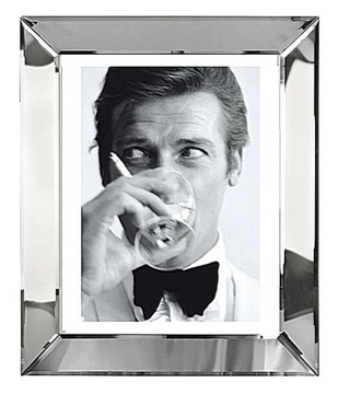 Obraz grafika ścienna Rogera Moore'a James Bond w lustrzanej ramie 67x67cm