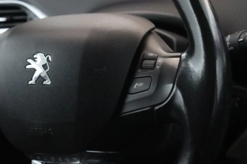 Peugeot 2008 I SUV Facelifting 1.2 PureTech 110KM 2016 Peugeot 2008 1.2 PureTech, Salon Polska, Skóra, zdjęcie 15
