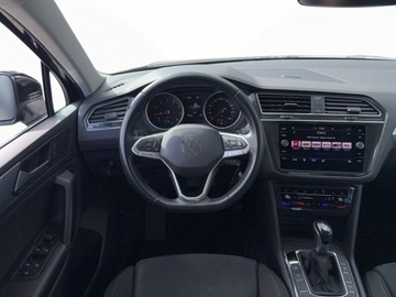 Volkswagen Tiguan II SUV Facelifting 1.5 TSI 150KM 2022 Volkswagen Tiguan pakiet zimowy, tempomat aktywny, lane assist, 1.5 Benzyna, zdjęcie 13