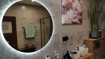 СВЕТОДИОДНОЕ ЗЕРКАЛО 70 см КРУГЛОЕ СО СВЕТОДИОДНОЙ ПОДСВЕТКОЙ