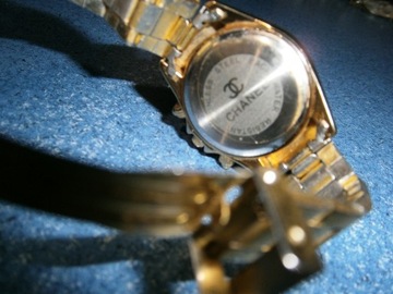 ЗОЛОТЫЕ С БРИЛЛИАНТАМИ ЖЕНСКИЕ ЧАСЫ С БРАСЛЕТОМ