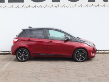 Toyota Yaris III Hatchback 5d Facelifting 2017 1.5 Dual VVT-iE 111KM 2018 Toyota Yaris 1.5 Dual VVT-i, Salon Polska, zdjęcie 5