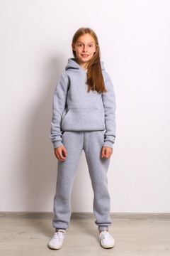 DZ01 СЕРЫЙ ТЕПЛЫЙ СПОРТИВНЫЙ КОСТЮМ С ПОЛНЫМ КОМПЛЕКТОМ 146