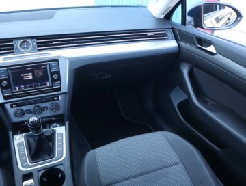Volkswagen Passat B8 Limousine 2.0 TDI BlueMotion Technology 150KM 2017 VW Passat 2.0 TDI, Salon Polska, Klima, zdjęcie 7