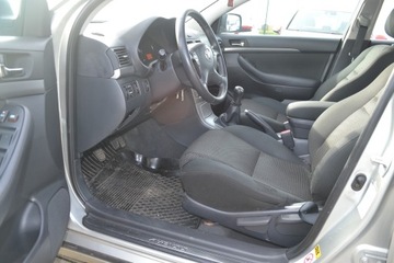 Toyota Avensis II Hatchback 1.8 VVT-i 129KM 2006 Toyota Avensis ,Zarejestrowna, zdjęcie 10