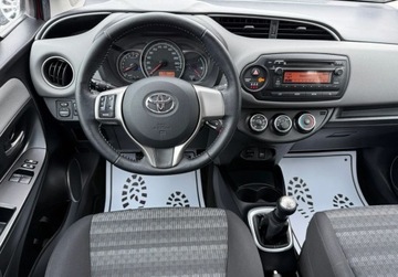 Toyota Yaris III Hatchback 5d Facelifting 1.0 VVT-i 69KM 2016 Toyota Yaris Salon Polska, Serwis ASO, Czujniki park. 1 rej IV 2017r. 69KM, zdjęcie 3