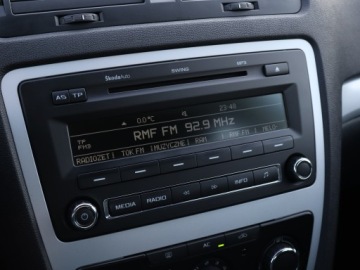 Skoda Octavia II Hatchback Facelifting 1.4 TSI 122KM 2010 Skoda Octavia 1.4 TSI, Salon Polska, Serwis ASO, zdjęcie 11