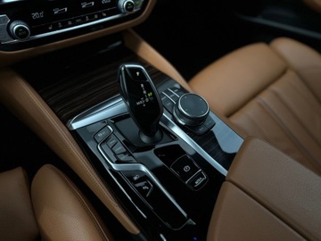 BMW Seria 5 G30-G31 2021 BMW 530 530e 184KM Plug-in Hybryda, Luxury Line, G, zdjęcie 24